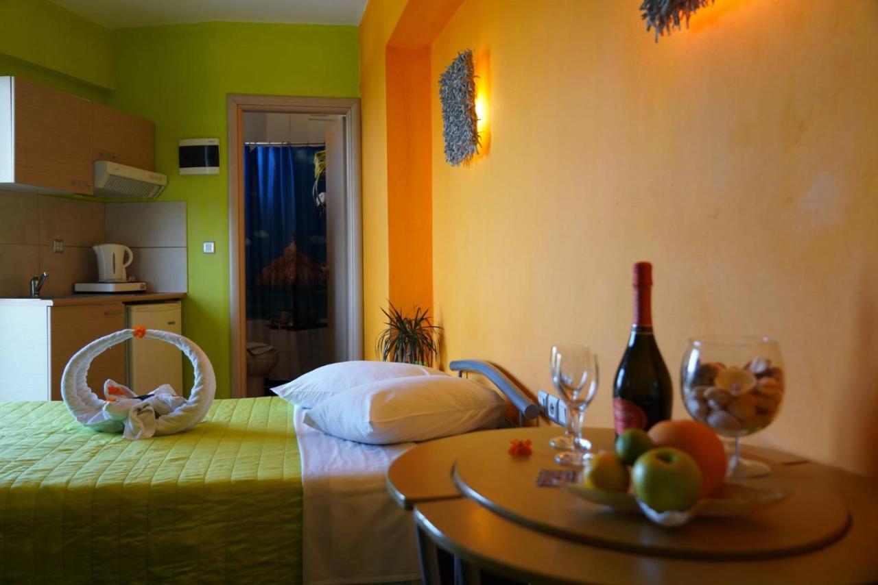 Lilalo Ηotel Paralía エクステリア 写真